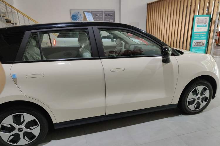 Used JAC Yiwei 3 2024 Beloved Edition 330km Air+ Exterior 2