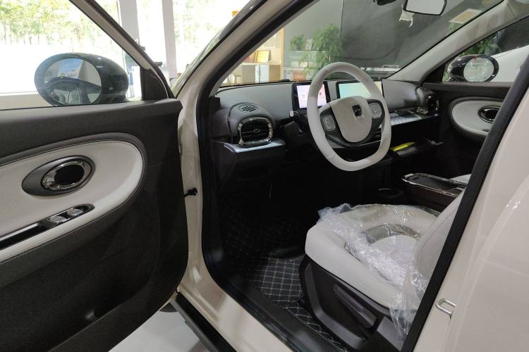 Used JAC Yiwei 3 2024 Beloved Edition 330km Air+ Interior 2