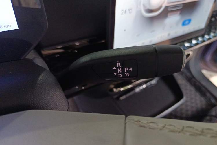 Used JAC Yiwei 3 2024 Beloved Edition 330km Air+ Gear Lever