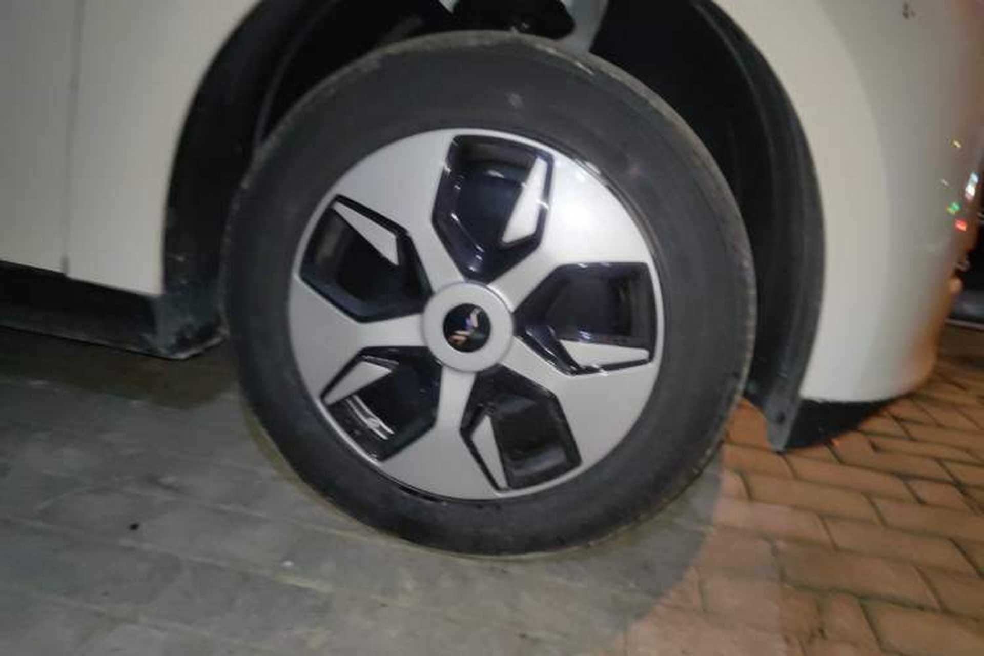 Used JAC Yiwei 3 2024 Beloved Edition 330km Air+ Right Front Wheel Hub