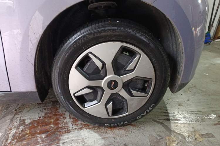 Used JAC Yiwei 3 2024 Beloved Edition 330km Air+ Right Front Wheel Hub