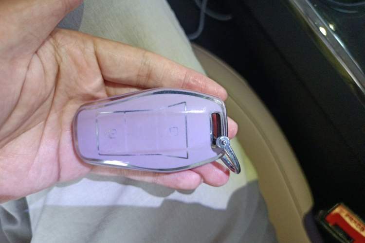 Used JAC Yiwei 3 2024 Beloved Edition 330km Air+ Vehicle Key