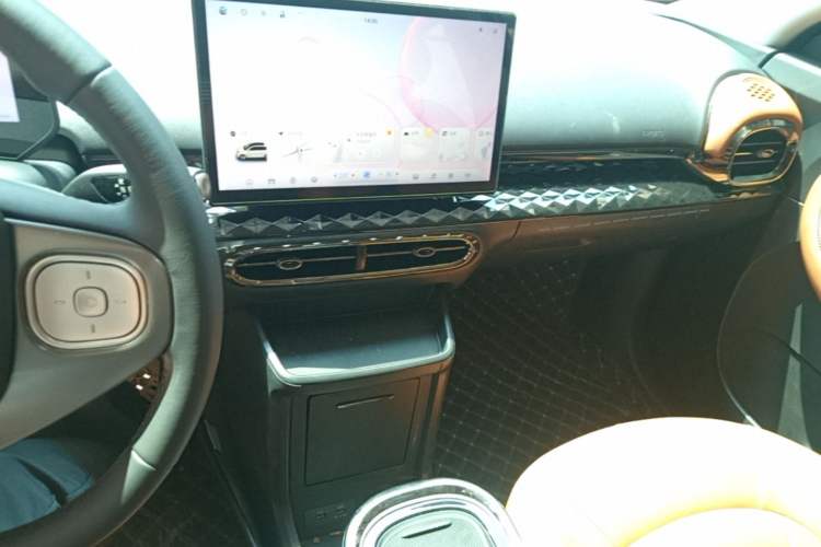 Used JAC Yiwei 3 2024 Zhi'ai Edition 330km Air Audio And AC Panel