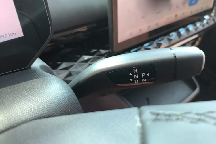 Used JAC Yiwei 3 2024 Zhi'ai Edition 330km Air Gear Lever