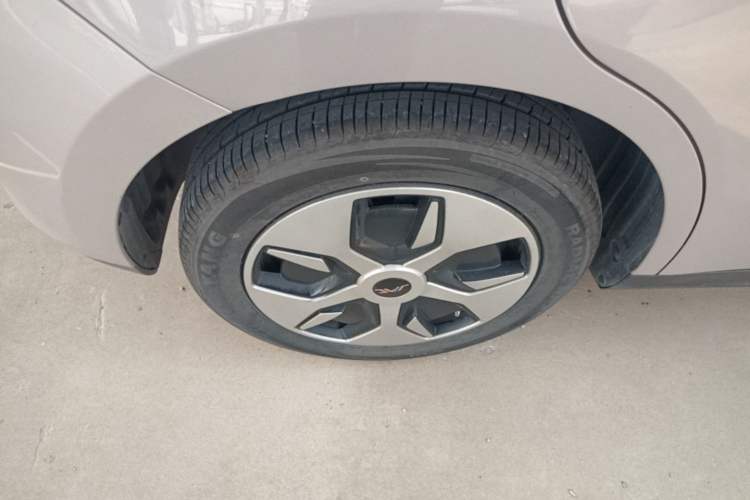 Used JAC Yiwei 3 2024 Zhi'ai Edition 330km Air Right Rear Wheel Hub