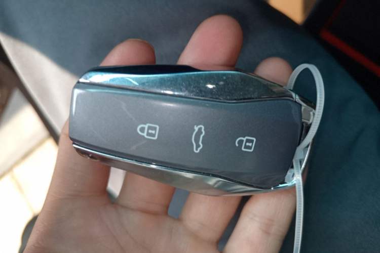 Used JAC Yiwei 3 2024 Zhi'ai Edition 330km Air Vehicle Key