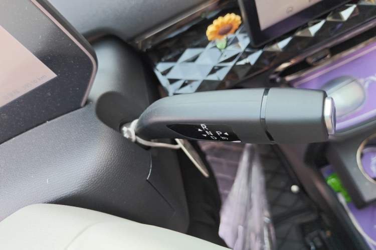 Used JAC Yiwei 3 2024 Zhi'ai Edition 330km Air Gear Lever