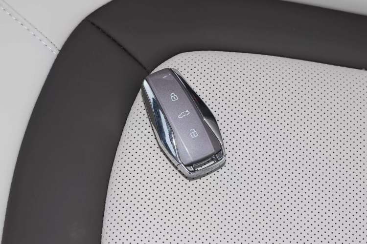 Used JAC Yiwei 3 2024 Zhi'ai Edition 330km Air Vehicle Key