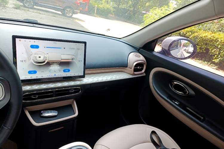 Used JAC Yiwei 3 2024 Beloved Edition 330km Air+ Audio And AC Panel