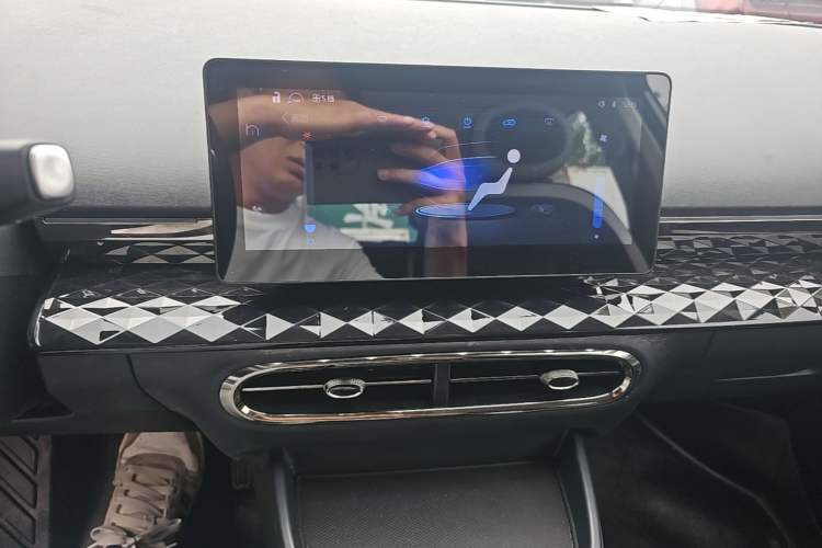 Used JAC Yiwei 3 2024 Zhi'ai Edition 330km Lite Audio And AC Panel