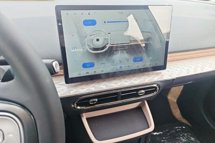 Used JAC Yiwei 3 2024 Zhi'ai Edition 330km Air Audio And AC Panel