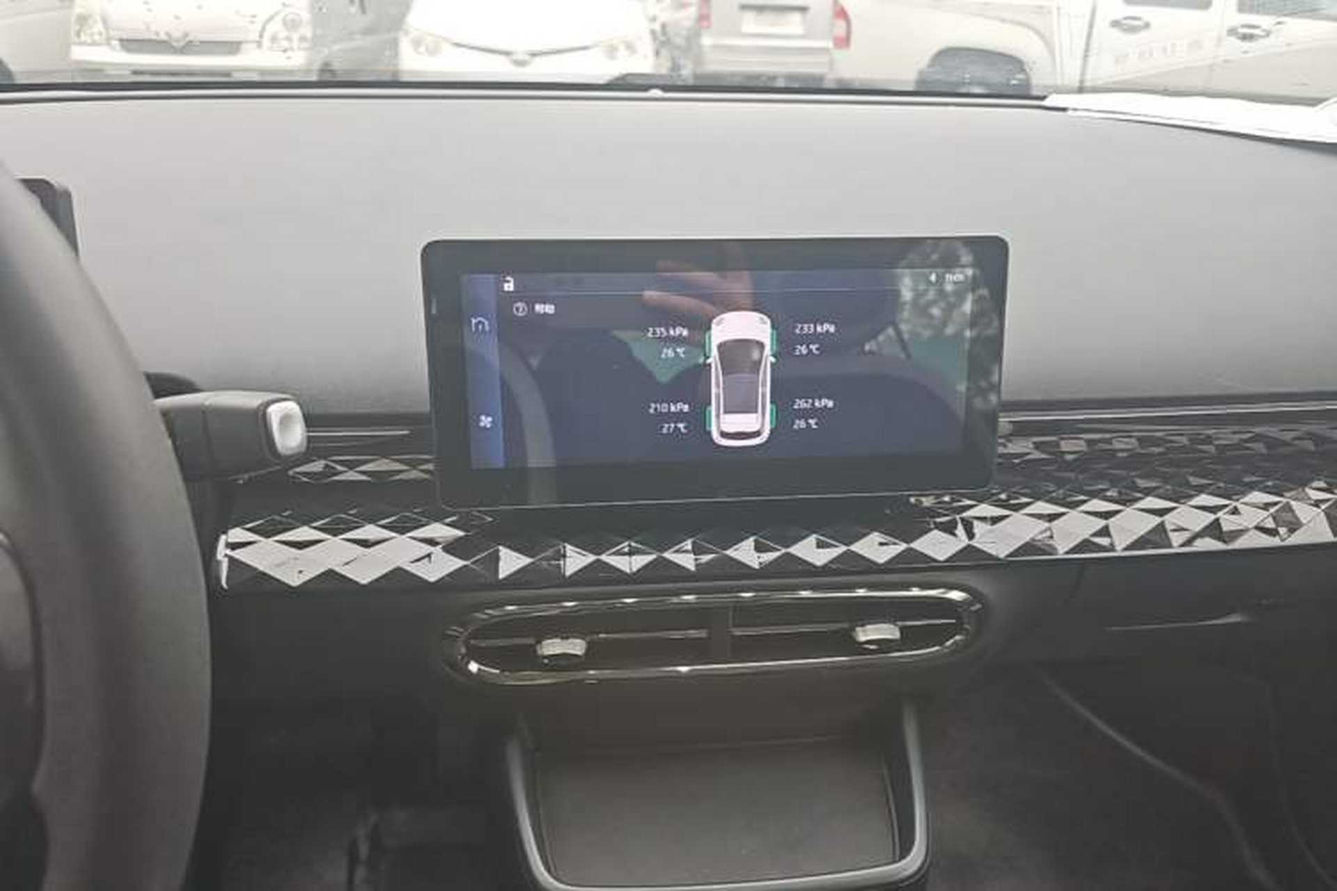 Used JAC Yiwei 3 2024 Zhi'ai Edition 330km Lite Audio And AC Panel