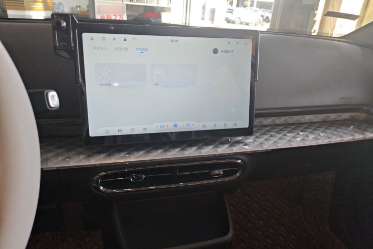 Used JAC Yiwei 3 2024 Beloved Edition 330km Air+ Audio And AC Panel