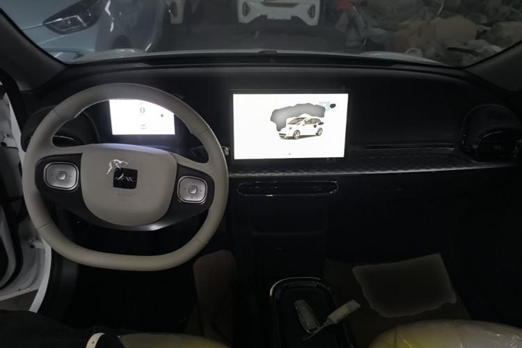 Used JAC Yiwei 3 2024 Beloved Edition 330km Air+ Center Console