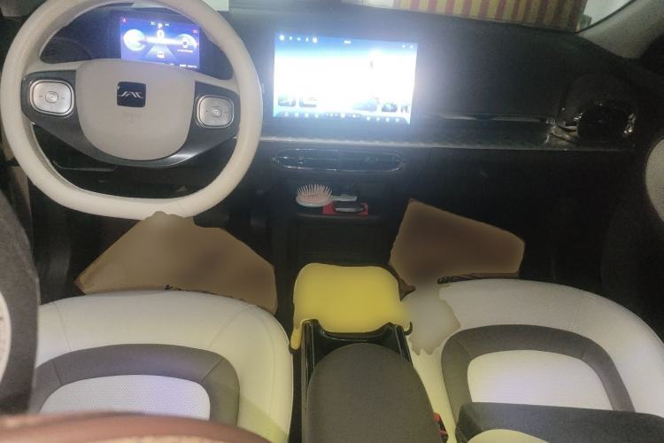 Used JAC Yiwei 3 2024 Zhi'ai Edition 330km Air Center Console