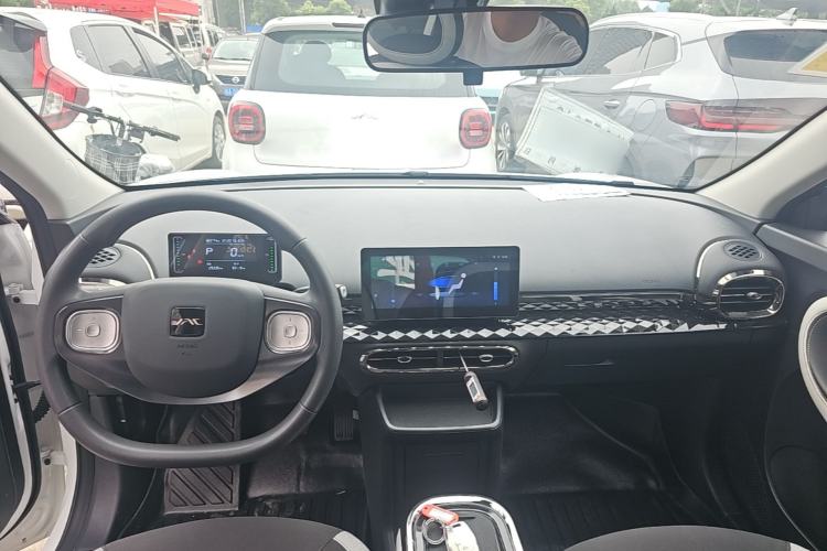 Used JAC Yiwei 3 2024 Zhi'ai Edition 330km Lite Center Console