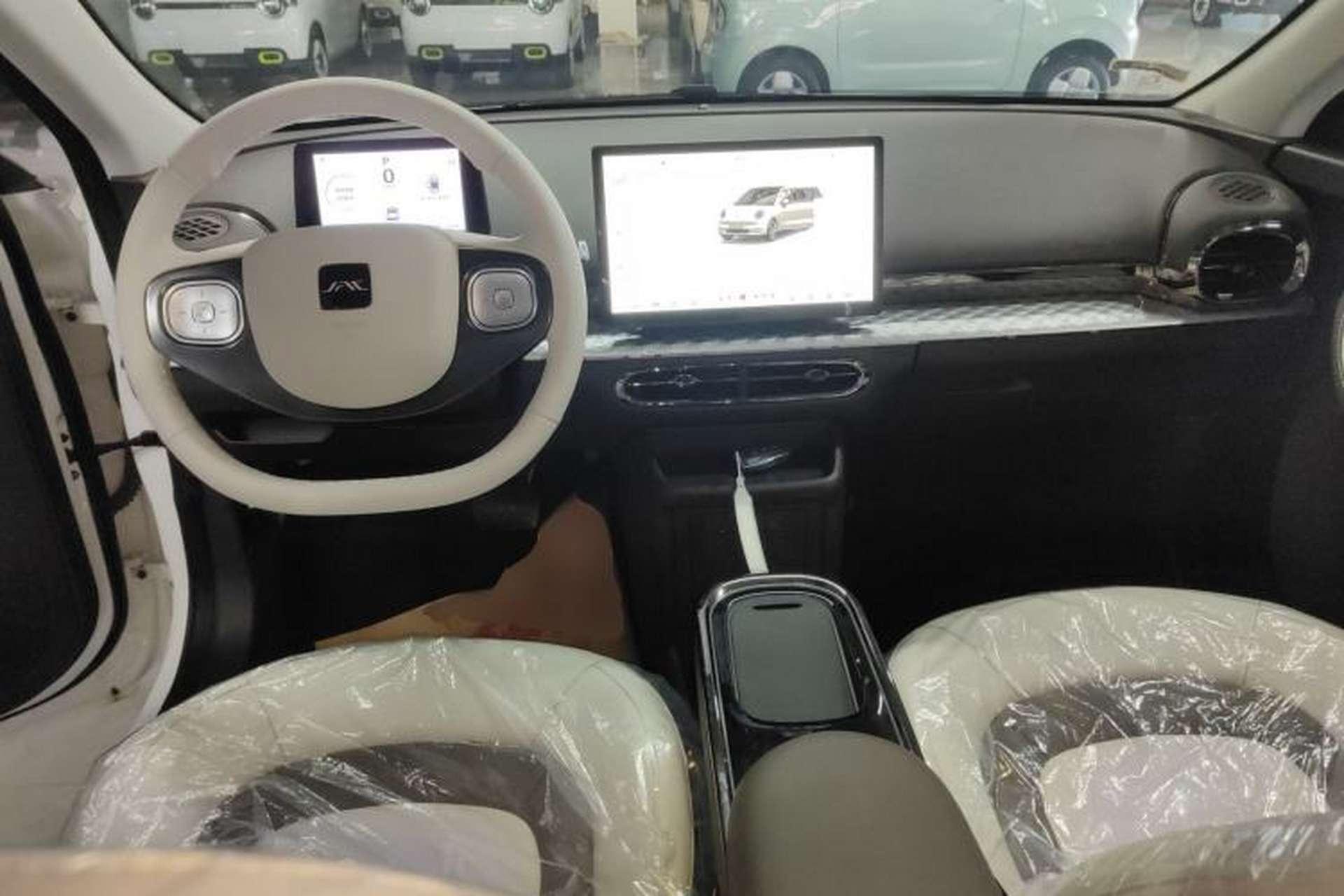 Used JAC Yiwei 3 2024 Beloved Edition 330km Air+ Center Console