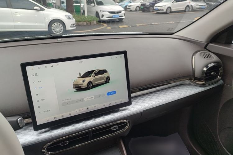 Used JAC Yiwei 3 2024 Zhi'ai Edition 330km Air Center Console
