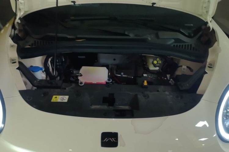Used JAC Yiwei 3 2024 Zhi'ai Edition 330km Lite Engine Bay
