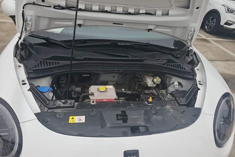 Used JAC Yiwei 3 2024 Zhi'ai Edition 330km Lite Engine Bay