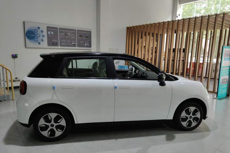 Used JAC Yiwei 3 2024 Beloved Edition 330km Air+ Exterior 2