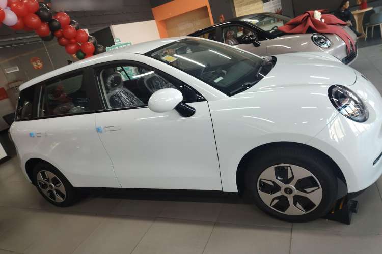 Used JAC Yiwei 3 2024 Zhi'ai Edition 330km Lite Exterior 2
