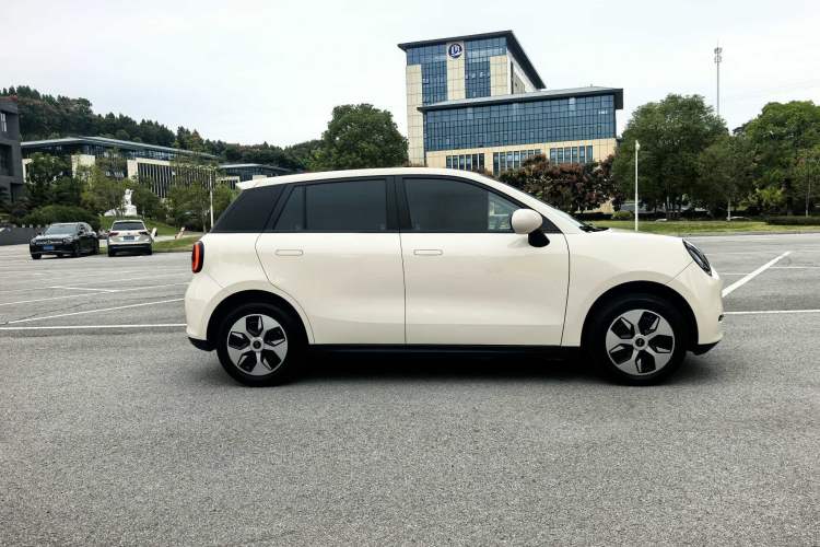 Used JAC Yiwei 3 2024 Zhi'ai Edition 330km Lite Exterior 3