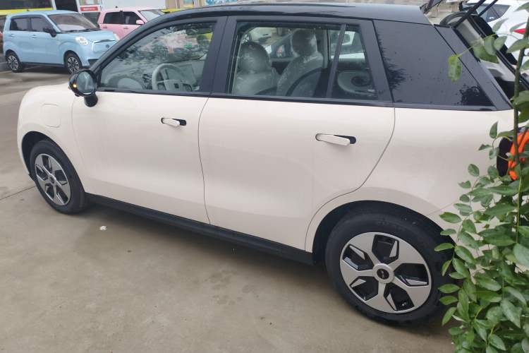 Used JAC Yiwei 3 2024 Beloved Edition 330km Air+ Exterior 3