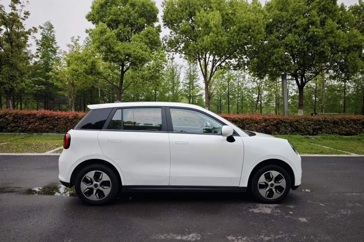 Used JAC Yiwei 3 2024 Zhi'ai Edition 330km Lite Exterior 4