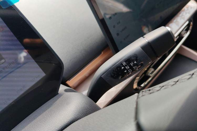 Used JAC Yiwei 3 2024 Zhi'ai Edition 330km Air Gear Lever