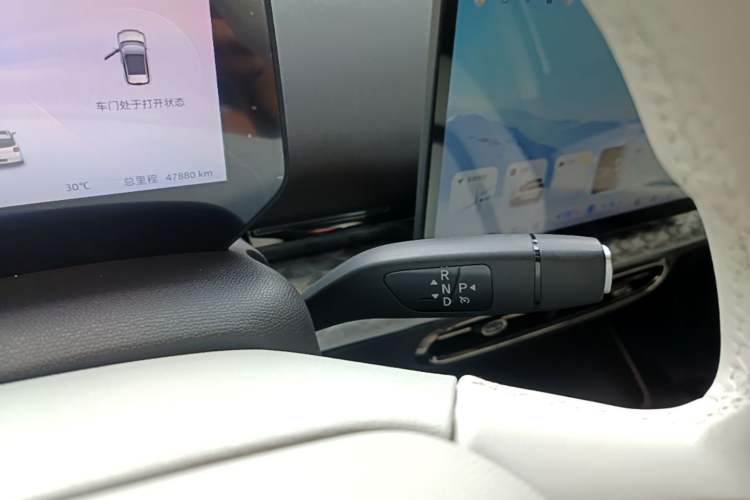 Used JAC Yiwei 3 2024 Zhi'ai Edition 330km Air Gear Lever