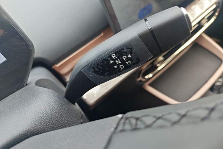 Used JAC Yiwei 3 2024 Zhi'ai Edition 330km Air Gear Lever