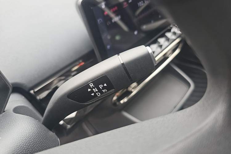 Used JAC Yiwei 3 2024 Zhi'ai Edition 330km Lite Gear Lever