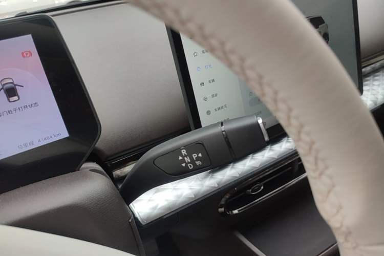 Used JAC Yiwei 3 2024 Zhi'ai Edition 330km Air Gear Lever