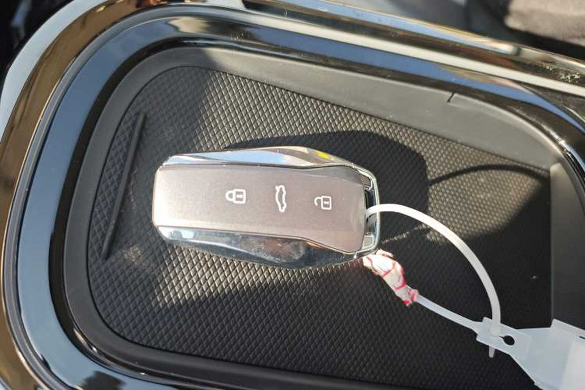 Used JAC Yiwei 3 2024 Zhi'ai Edition 330km Air Interior 1