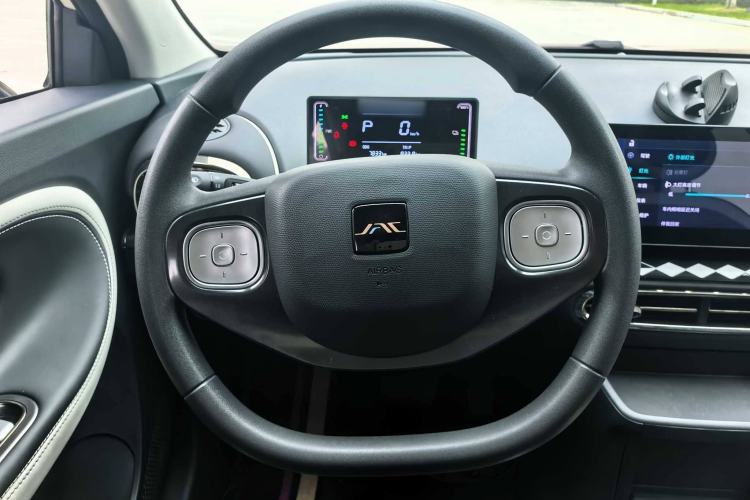 Used JAC Yiwei 3 2024 Zhi'ai Edition 330km Lite Interior 2