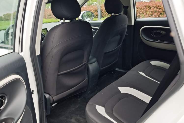 Used JAC Yiwei 3 2024 Zhi'ai Edition 330km Lite Interior 2