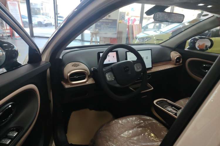 Used JAC Yiwei 3 2024 Zhi'ai Edition 330km Air Interior 2