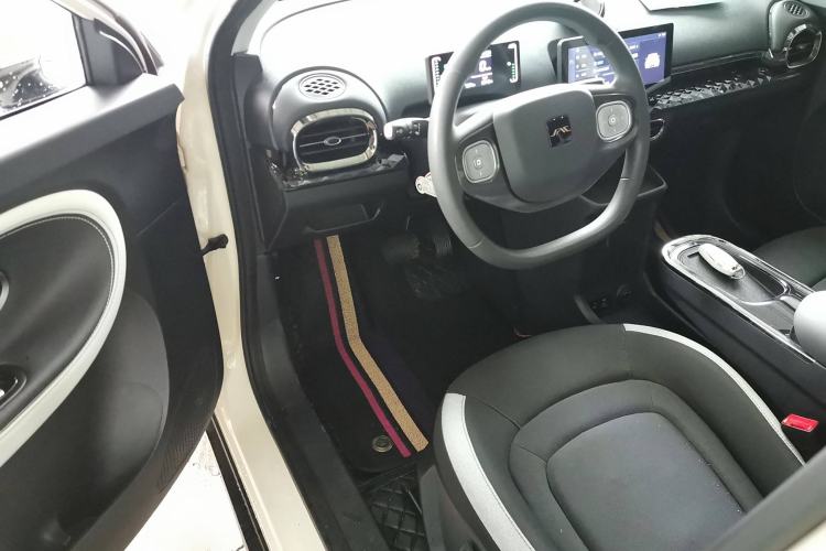 Used JAC Yiwei 3 2024 Zhi'ai Edition 330km Lite Interior 3