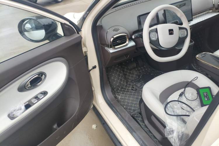 Used JAC Yiwei 3 2024 Beloved Edition 330km Air+ Interior 3