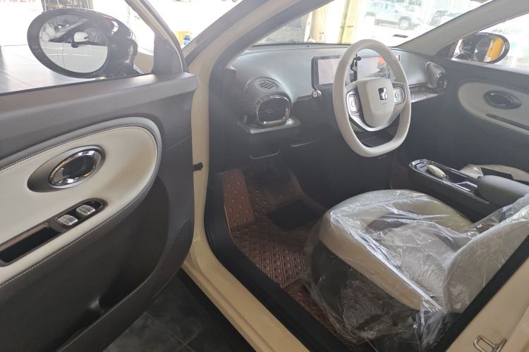 Used JAC Yiwei 3 2024 Beloved Edition 330km Air+ Interior 3