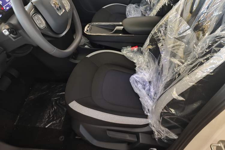 Used JAC Yiwei 3 2024 Zhi'ai Edition 330km Lite Interior 5
