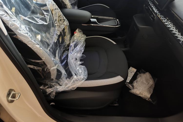 Used JAC Yiwei 3 2024 Zhi'ai Edition 330km Lite Interior 8