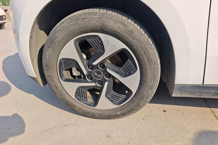 Used JAC Yiwei 3 2024 Zhi'ai Edition 330km Air Left Front Wheel Hub
