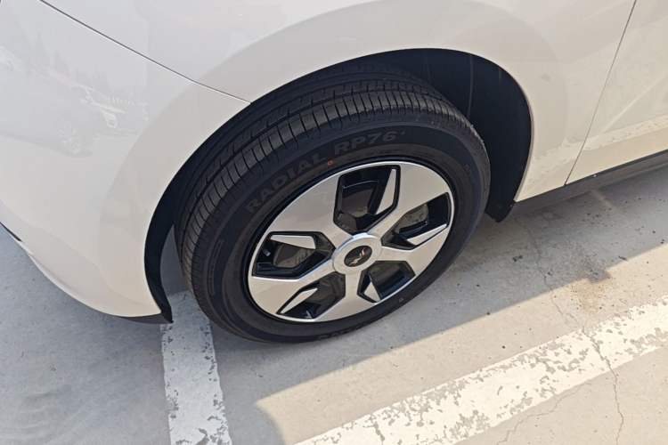Used JAC Yiwei 3 2024 Zhi'ai Edition 330km Air Left Front Wheel Hub