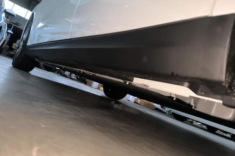 Used JAC Yiwei 3 2024 Beloved Edition 330km Air+ Left Side Sill