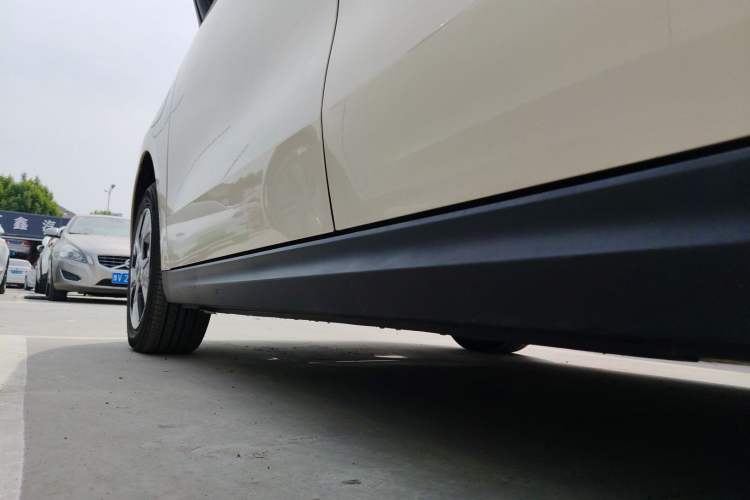 Used JAC Yiwei 3 2024 Zhi'ai Edition 330km Air Left Side Sill