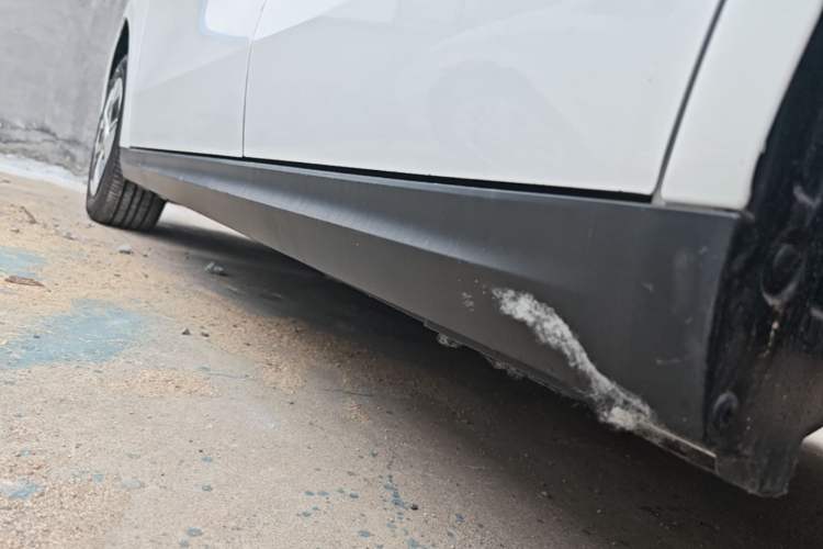 Used JAC Yiwei 3 2024 Beloved Edition 330km Air+ Left Side Sill