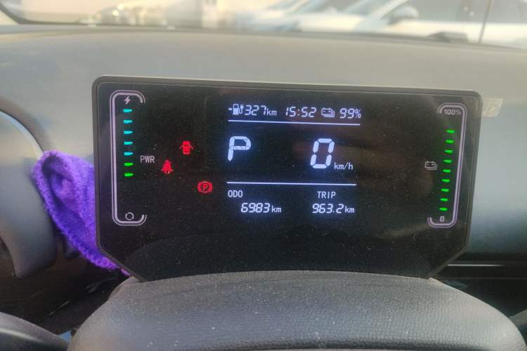 Used JAC Yiwei 3 2024 Zhi'ai Edition 330km Lite Odometer Close Up