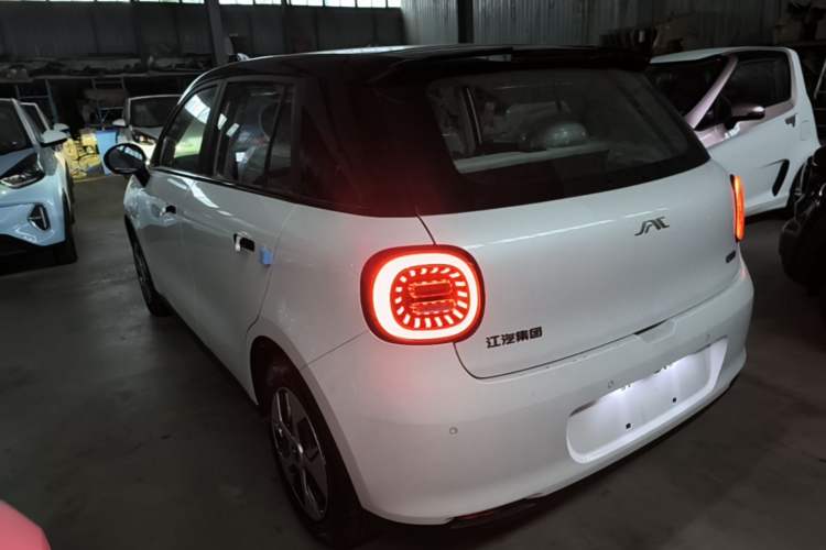 Used JAC Yiwei 3 2024 Beloved Edition 330km Air+ Rear Left 45 Deg